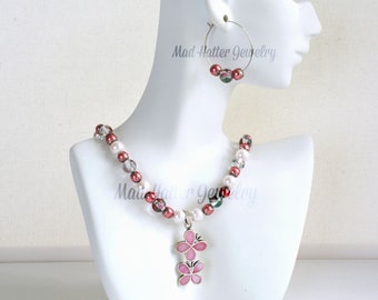 Pink Butterflies and Pearls Necklace and Earrings Set, Pink and White Beaded Necklace and Earrings, PInk Butterflies on Pink and White Set