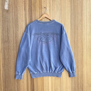 Vintage MAUI and and Sons American  Surf and Skateboard Sweatshirt Spellout Crewneck Jumper Pullover