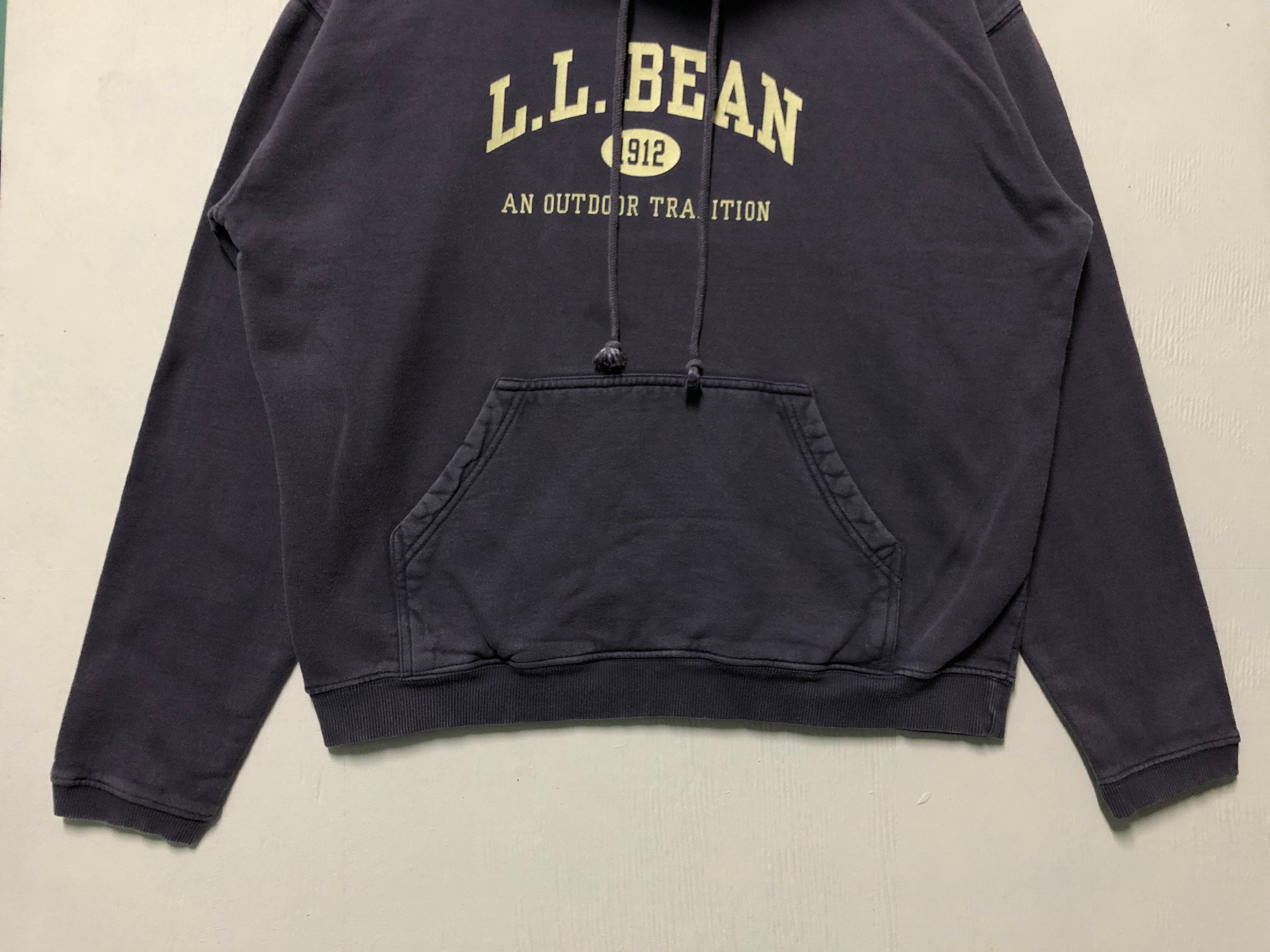 Vintage Rare LL BEAN Hoodie Printed LL 