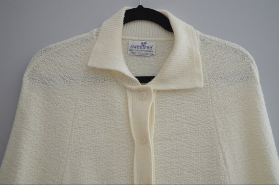 Vintage Women's Off White Button Front Poncho wit… - image 3