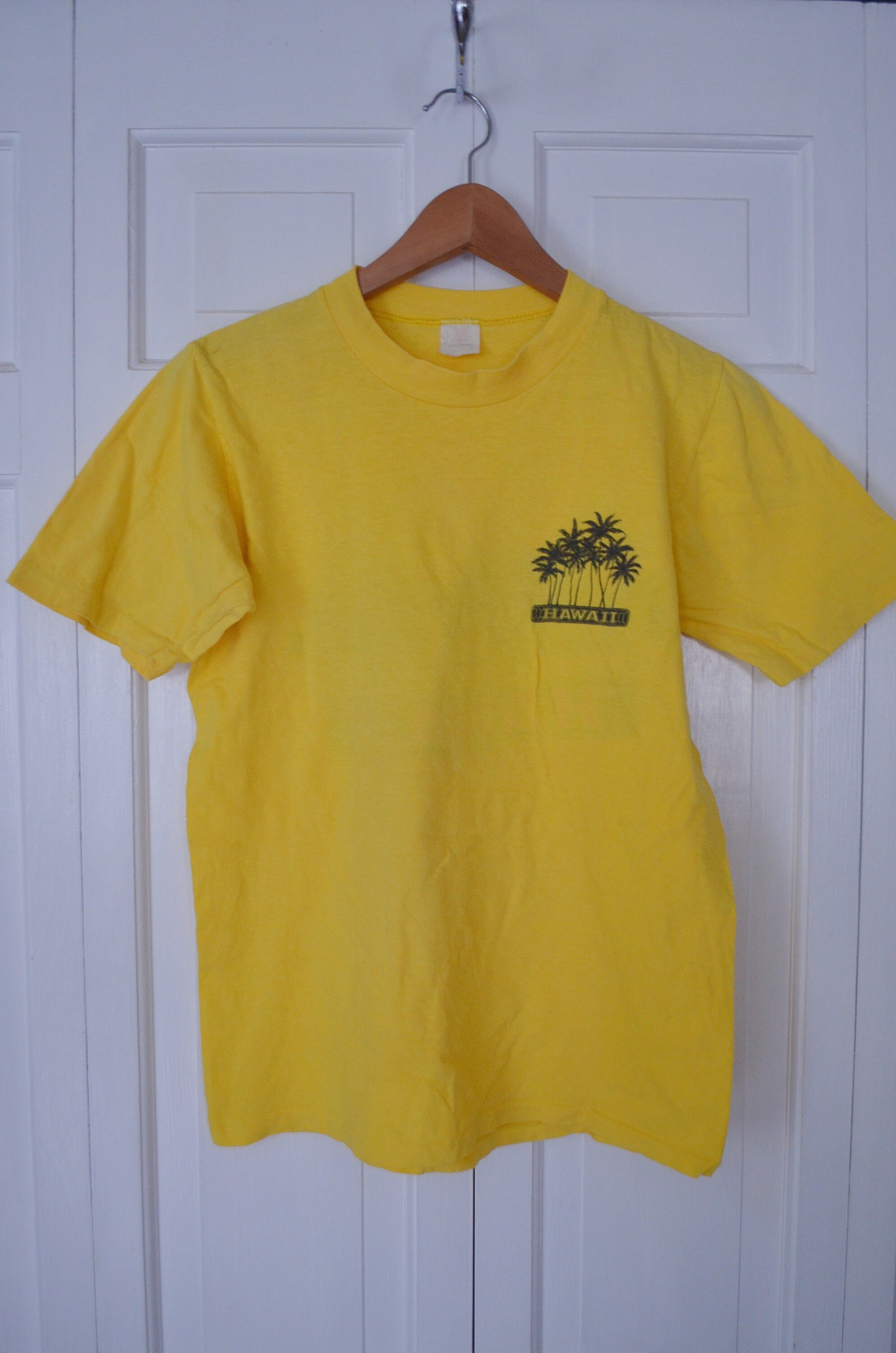 Vintage Novelty Hawaii T-shirt / 80s HI-CRU by Stedman