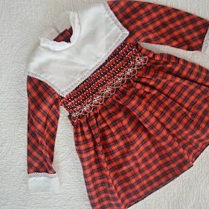 Vintage Red & Black Plaid Smocked Girls&#39; Dress / Polly Flinder&#39;s Holiday Dress Size 4T-5 / Christmas Long Sleeve Collared Dress