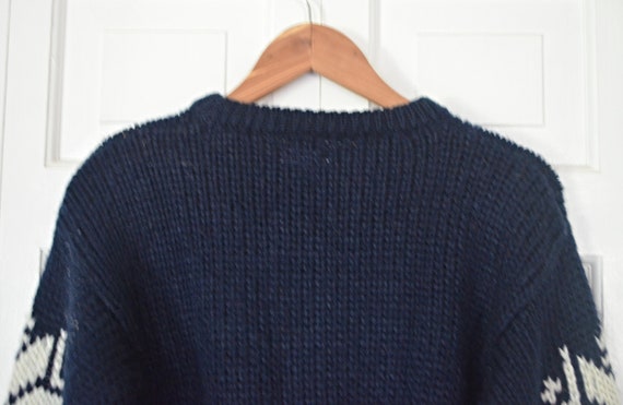 Vintage Women's Navy Blue Snowflake Sweater / 80s… - image 4