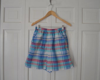 REDUCED Women's Vintage Plaid High Waisted Pull On Shorts / 70s 80s Picket and Post Made in USA Elastic Waist Shorts Sz S-M