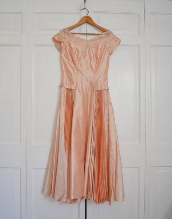 Vintage Women's Peach Gown / 1940s Miriam Original