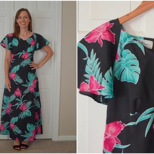 Vintage Hawaiian Floral Print Black Maxi Dress / 1970s Fashioned by Hukilau Fashions Honolulu Empire Waist Dress with Flutter Sleeves XS-S