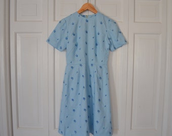 Vintage Women's Light Blue Embroidered Flower Dress / '60s Short Sleeve Garden Party Dress /  Size Extra Small 25 Inch Waist