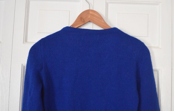 Vintage Women's Royal Blue Apple Sweater / 60s Bl… - image 3