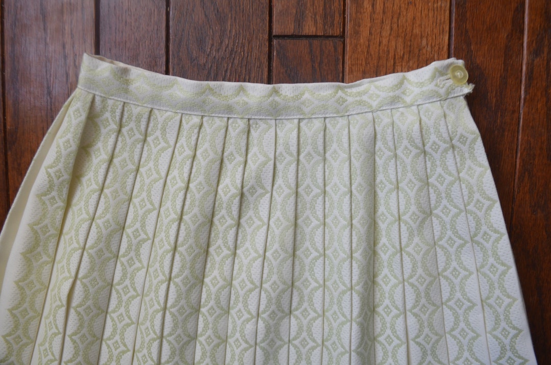 Vintage Pleated Light Green Skirt / 1960s Bobbie Brooks Aline Pastel