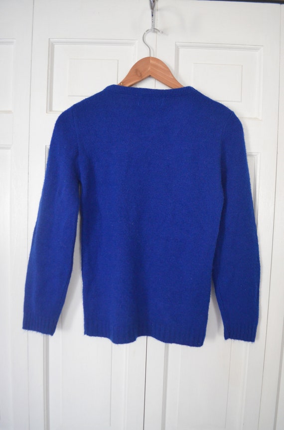 Vintage Women's Royal Blue Apple Sweater / 60s Bl… - image 4