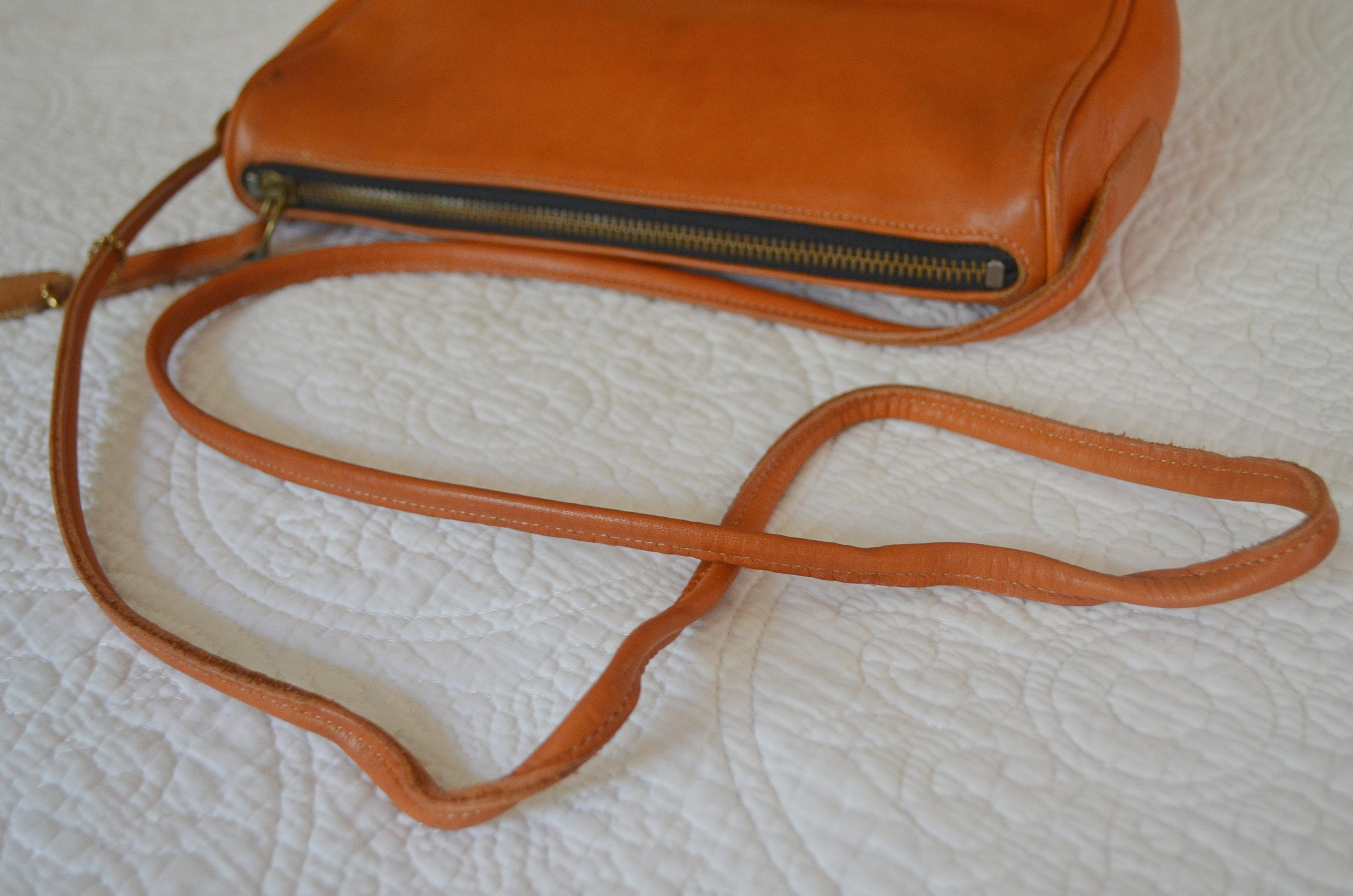 Vintage Coach Slim Zip Brown Leather Crossbody Bag / 80s 90s Vintage Coach Slim Zip Brown Leather Crossbody Bag / 80s 90s