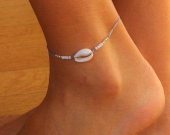 Shell anklet, dainty Shell anklet, tiny beads shell anklet, cowry shell anklet, boho anklet, shell bracelet, cowry bracelet