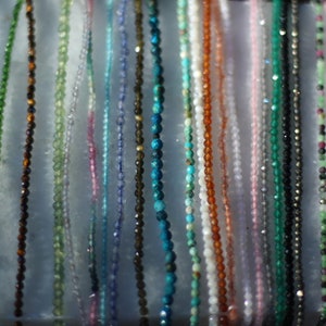 Bracelet en améthyste, en pyrite, en perles, en iolite, en lapis, en perles de rocaille, en péridot, en amazonite image 9