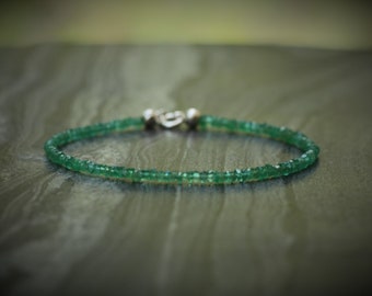 Emerald bracelet, Beaded bracelet, Ultra dainty bracelet, dainty emerald bracelet, May birthstone bracelet, skinny bracelet