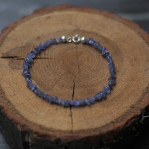 Bracciale con scaglie di tanzanite: argento sterling, pietra preziosa scintillante