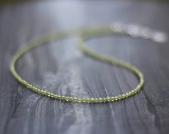 Peridot necklace, dainty beaded necklace, beaded necklace, august birthstone choker, gemstones choker, beaded choker, beaded choker