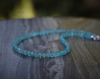 Labradorite necklace, Beaded necklace, apatite necklace, dainty necklace, apatite and labradorite necklace, sparkly necklace, beaded choker