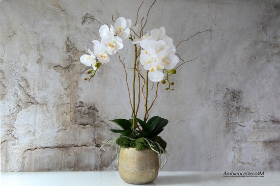 Echte künstliche Orchideen in einem goldenen Topf - künstliche Orchideen, echte Orchideen in einem Topf