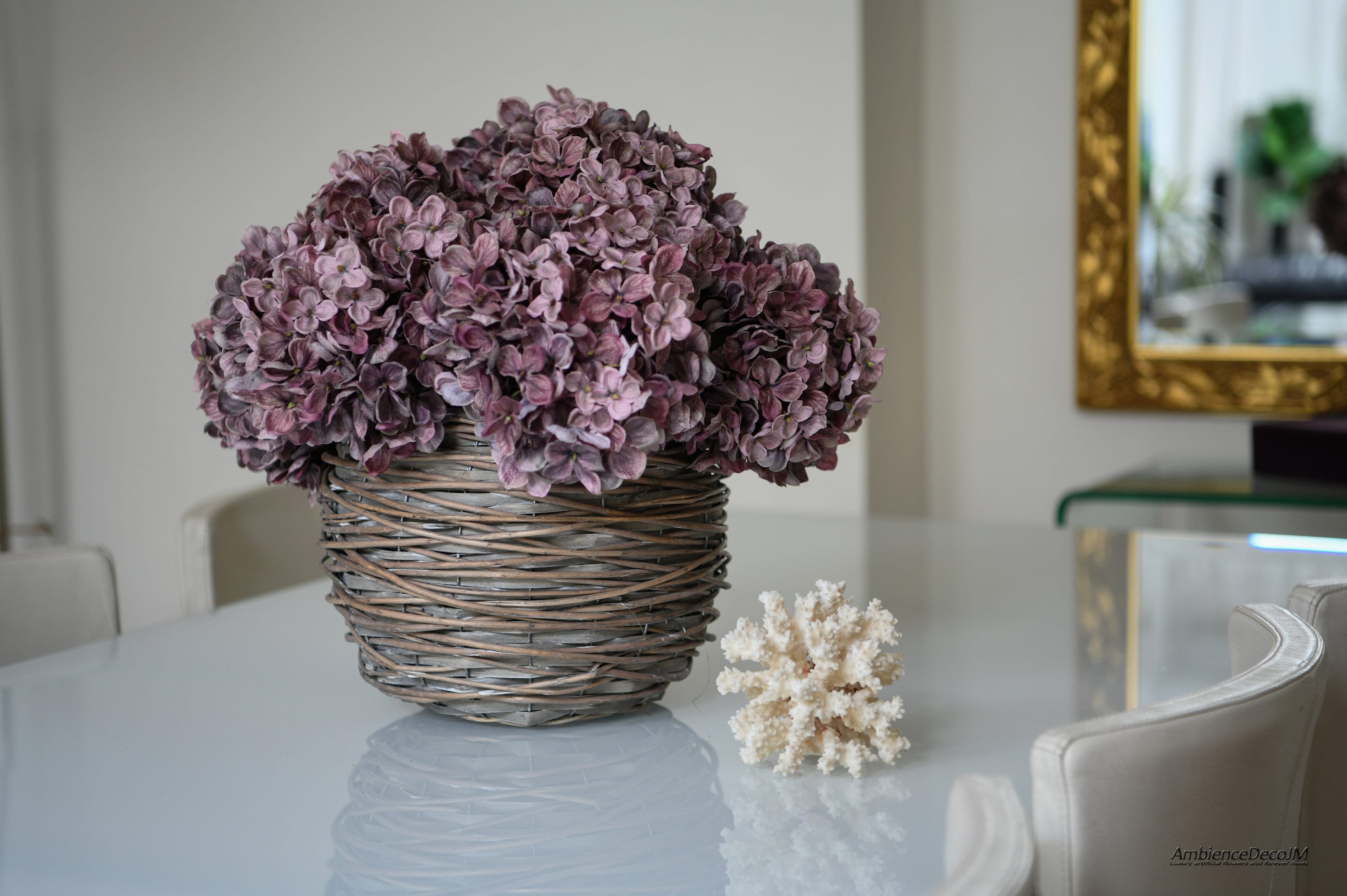 Künstliches Hortensien-Arrangement: Luxus-Blumenkorb-Mittelstück