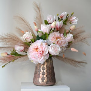 Artificial Pampas Flower Arrangement- Asymmetrical flower arrangement
