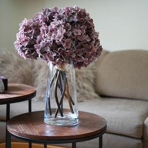 Arrangement d’hortensias dans un vase Décorations florales artificielles