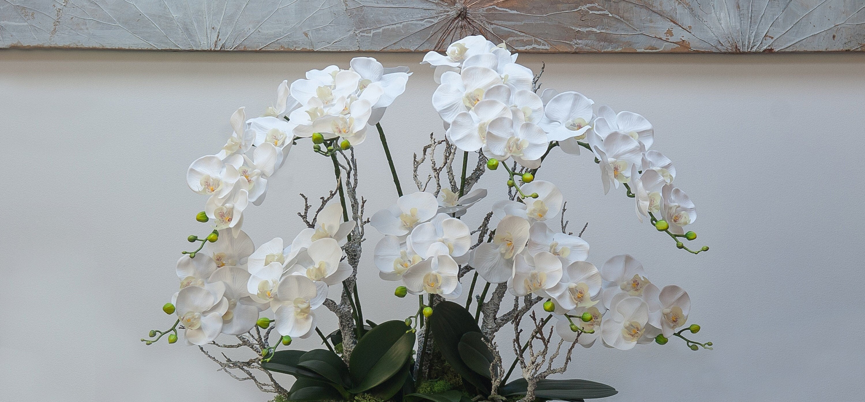 Centro de mesa de orquídea de seda de lujo: Jarrón con forma de barco y  espejo, arreglo floral artificial - Etsy México, image size:3000x1396