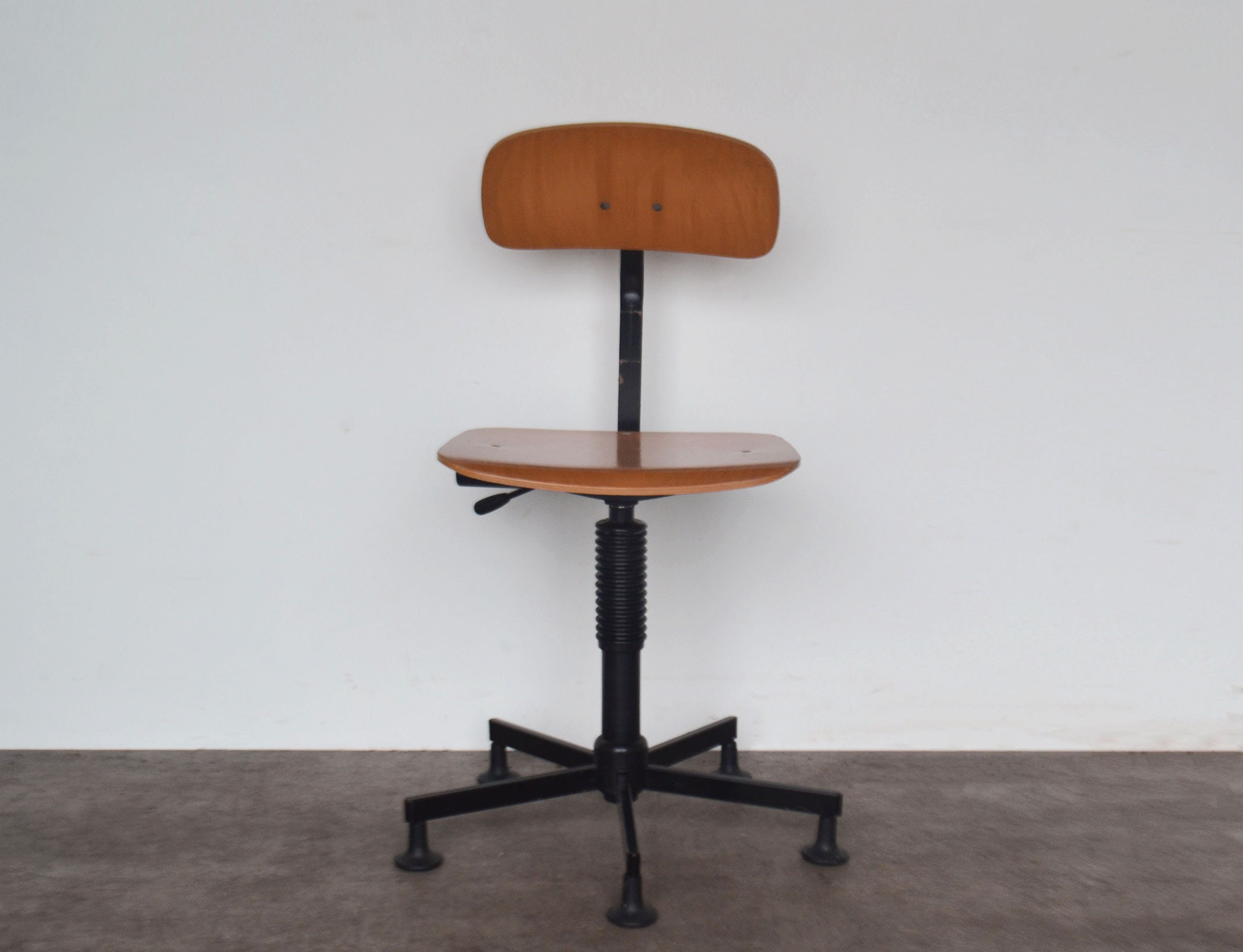 Kevi desk chair hotsell