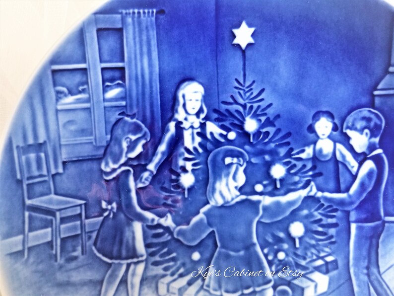 AOC with Original Box Limited Edition Plate No 105 Made in Denmark Bing /& Grondahl Christmas Plate 1999 Dancing On Christmas Eve