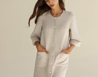 Women's dressing gown made of quilted insulated knitwear