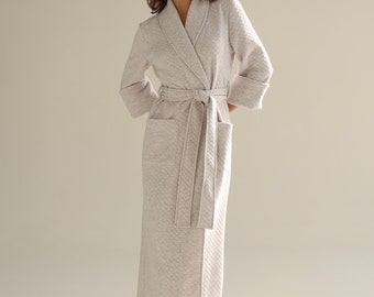 Women's long bathrobe made of quilted insulated knitwear, coffee melange