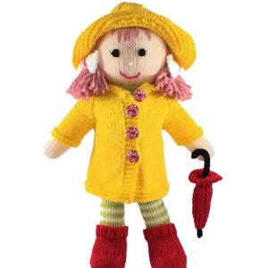 Modèle de tricot Emily Doll : ensemble imperméable de 33 cm (Modèle PDF)