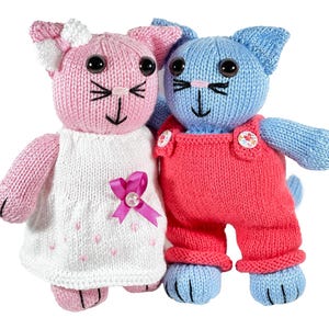 Cat kitten knitting pattern 9 inch worked flat quick and easy to make