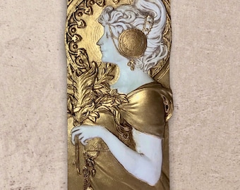 Jugendstil Relief Mucha-Stil Wandtafel Wandbild Art Déco handgemacht ca. 23x9,5 cm