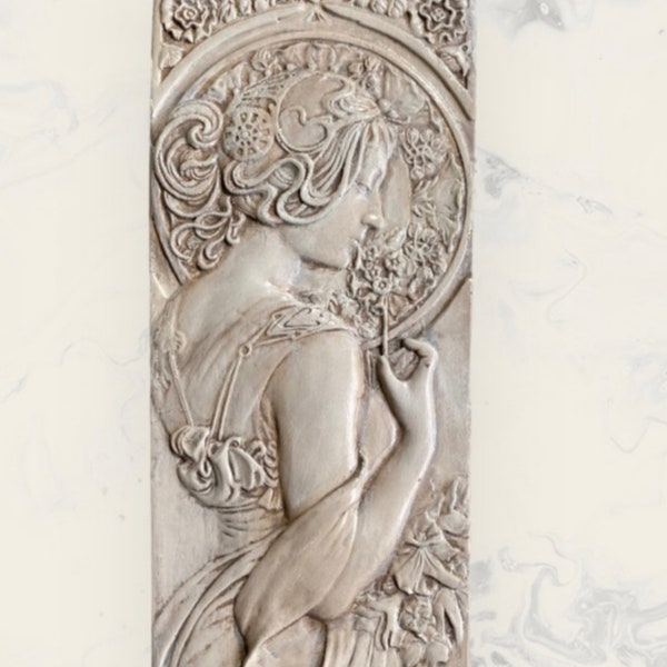 Jugendstil-Relief, nach Alphonse Mucha im Art Nouveau/ Deco Stil.