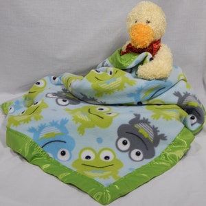 Green Frog Fleece Baby Blanket, Cute Baby Blanket, Satin Binding, Infant, Toddler Bed Linen, Children, Newborn, Baby Gift, Soft Bedding image 3