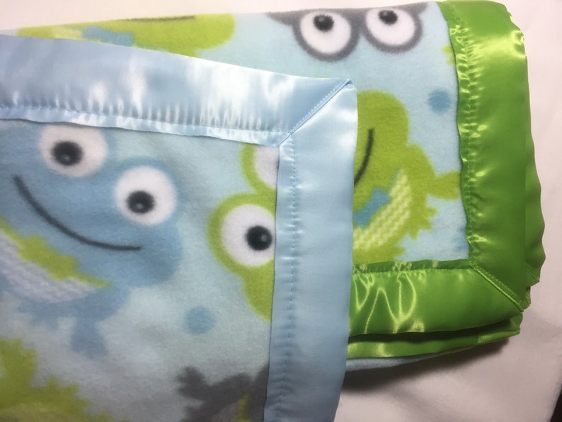 Green Frog Fleece Baby Blanket, Cute Baby Blanket, Satin Binding, Infant, Toddler Bed Linen, Children, Newborn, Baby Gift, Soft Bedding image 2