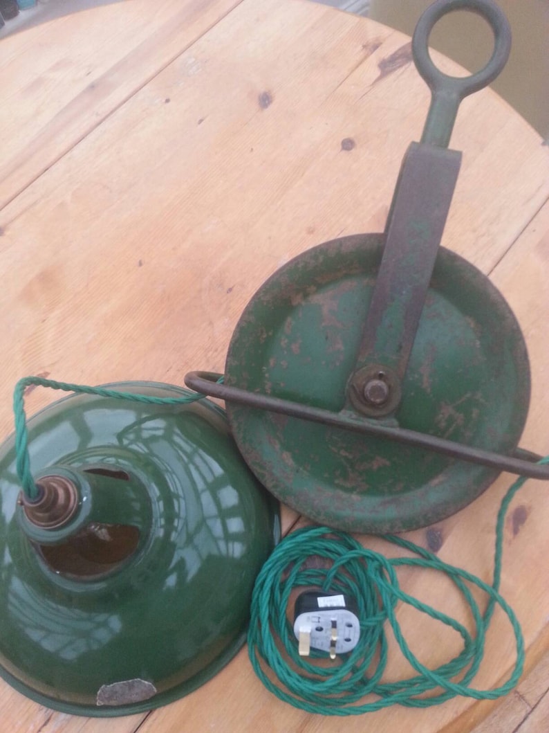 Vintage industrial pulley light