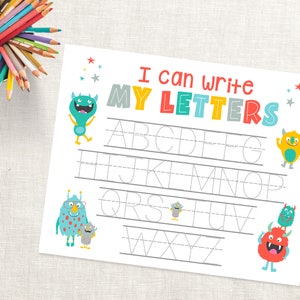 Puede incluir: Una hoja de trabajo imprimible con el texto "Puedo escribir MIS LETRAS" y un alfabeto de l&iacute;nea punteada para trazar. La hoja de trabajo presenta monstruos de dibujos animados coloridos.