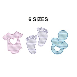 Op de afbeelding: Drie geborduurde ontwerpen voor babyartikelen: een roze rompertje met een hartje, een paar blauwe voetstappen en een blauwe speen.