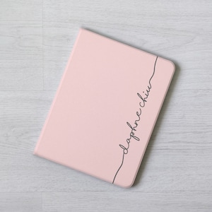 Etui iPad personnalisé avec nom rose layette, étui Apple Pencil pour iPad 10.2 10,9 pouces 11 13 pouces iPad Air 6 5 iPad mini 6 5 iPad Pro 12,9 2024