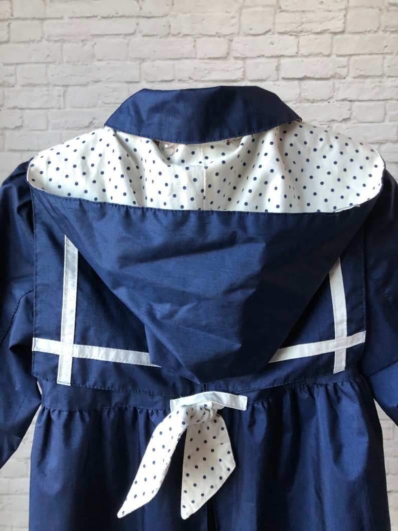 polka dot lined 80s 90s Vintage Girls Raincoat toddler coat Rothschild sz S 4 4T hooded midi navy blue white nautical anchor buttons