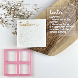 Definición del maestro Cortador de galletas y emboscado, por The Three Biscuiteers, Sello de galletas para maestros, Clase de 2021 Embosser, Postal Box Ideas