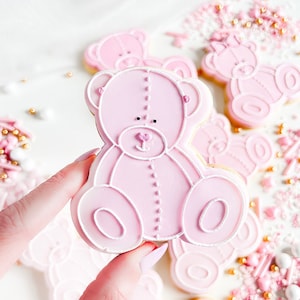 Tagliabiscotti e goffratore a forma di orsetto seduto – Timbro per biscotti per baby shower – Goffratore per glassa rivelatrice del sesso – Grazioso tagliabiscotti per fondente