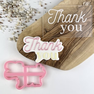 Gracias en two fonts Cookie Cutter and Embosser, por The Three Biscuiteers, Teacher Cookie Stamp, Class of 2021 Embosser, Postal Box Ideas