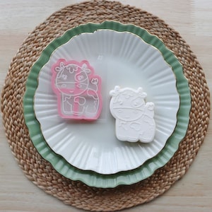 Cow Farm Yard Cookie Cutter and Embosser, Farm Cookie Cutter, Fondant Embosser, Childs Cookie Cutter, Icing Stamp, Animal Cookie Stamp