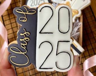 Class of 2025 Cookie Cutter & Embosser Set – Graduation Cookie Stamp – Senior Year 2025 Party Favor – Custom Graduation Cookies