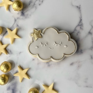Cute Cloud Cookie Cutter and Embosser – Baby Shower Cookie Stamp – Gender Reveal Fondant Embosser – 1st Birthday Icing Biscuit Cutter