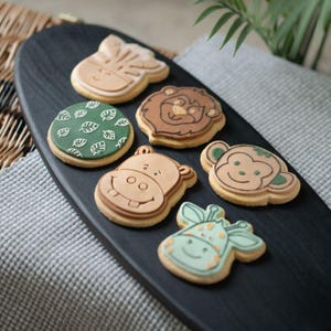 Lion Cookie Cutter & Fondant Embosser | Jungle Safari Animal Stamp | Kids Birthday Baking Tool | Biscuit Icing Decoration image 5