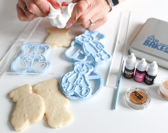 Kit para hornear y decorar galletas Cuddly Crunch: My Little Bake Box, set de repostería familiar: kit de galletas DIY para niños y adultos