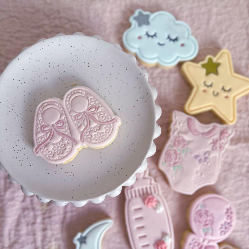 Pretty Flowers Baby Booties Cookie Cutter and Stamp, Baby Shower Cookie Cutter, Fondant Embosser, Gender Reveal Cookie Stamp, Icing Stamp